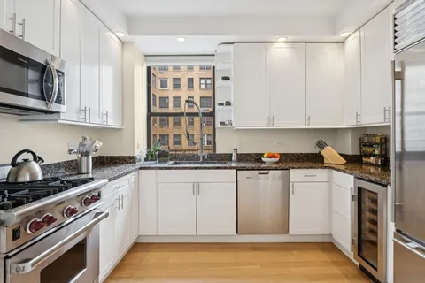 $3,725,000 | 514 West End Avenue, Unit 8/9A | Upper West Side