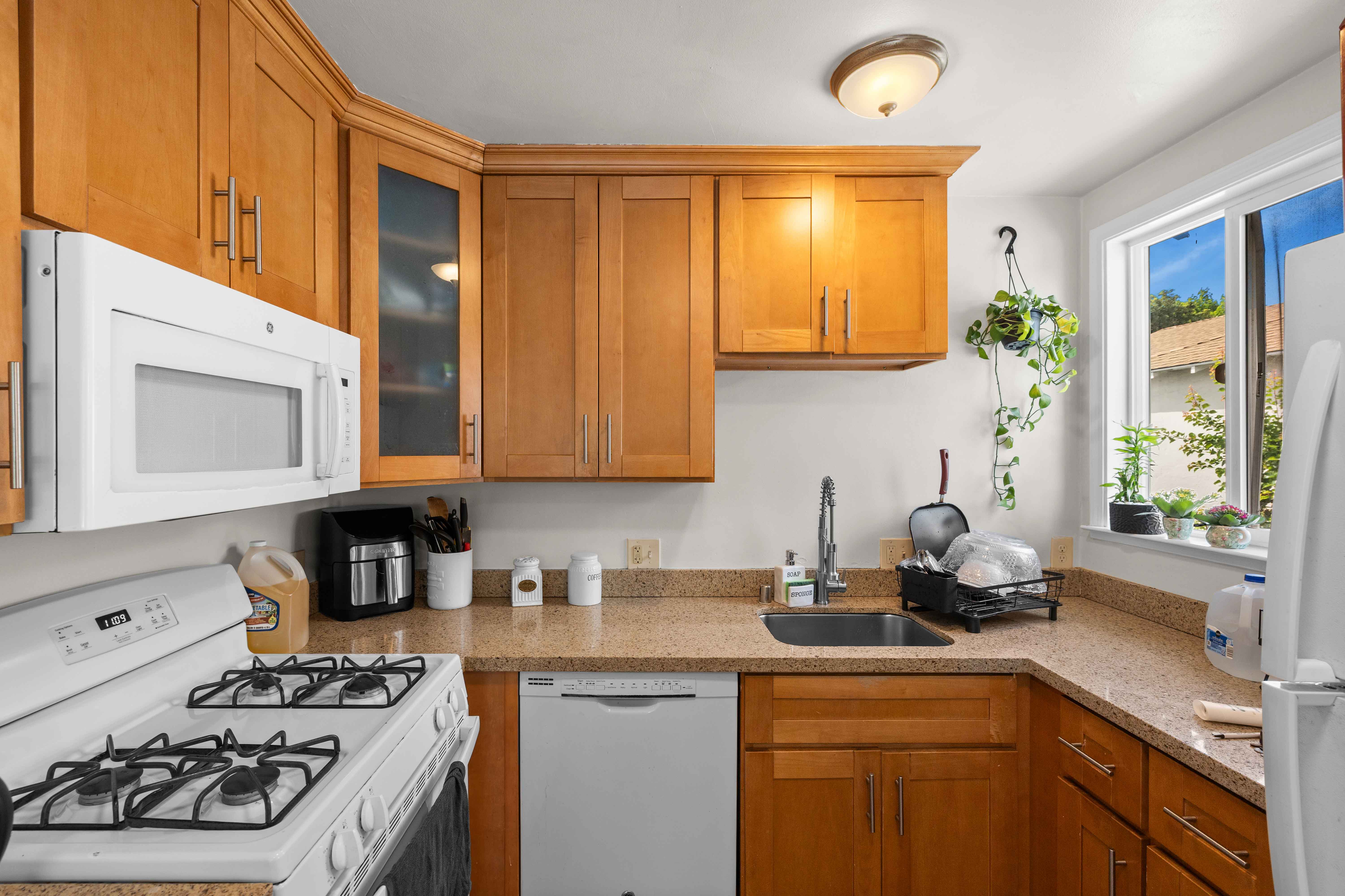 451 Rollins Road Burlingame, CA 94010 - Photo 9 of 40