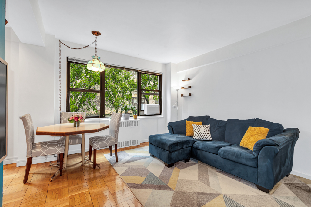 425 East 79th Street, Unit 2A Manhattan, NY 10075 - Photo 4 of 10