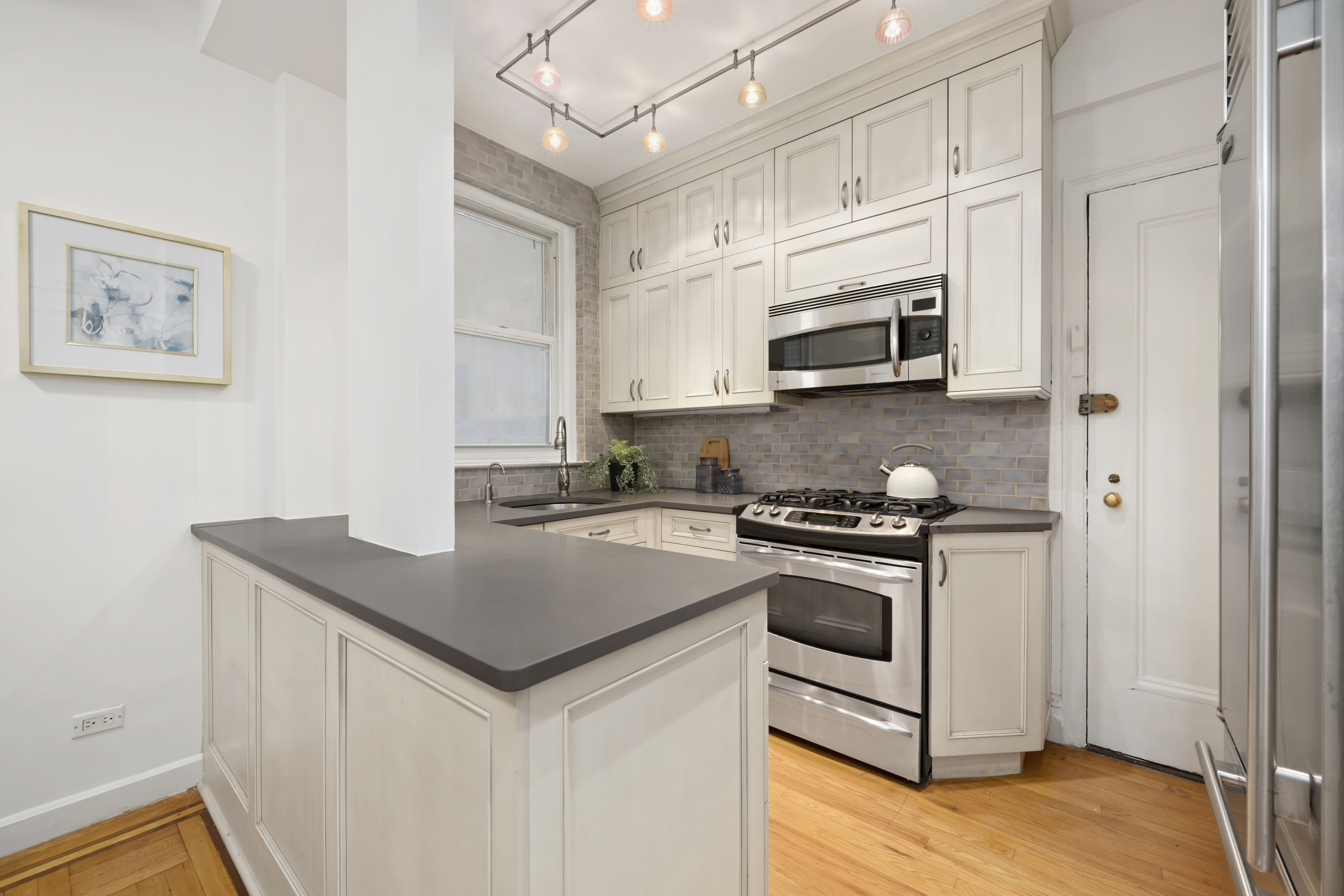 334 West 87th Street, Unit 1D Manhattan, NY 10024 - Photo 5 of 8