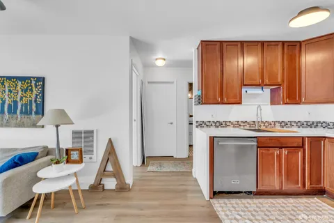 $299,000 | 199 Montecito Avenue, Unit 206, Oakland, CA 94610