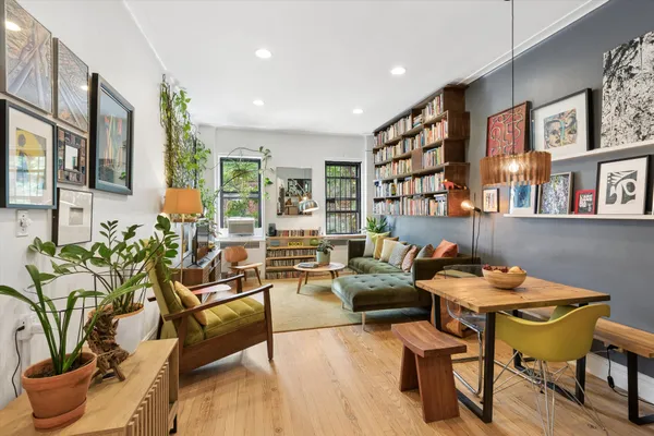 $700,000 | 50 Lefferts Avenue, Unit 6J | Prospect Lefferts Gardens