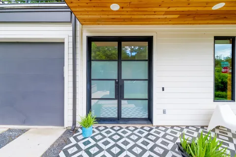$1,275,000 | 2201 East 16th Street, Austin, TX 78702