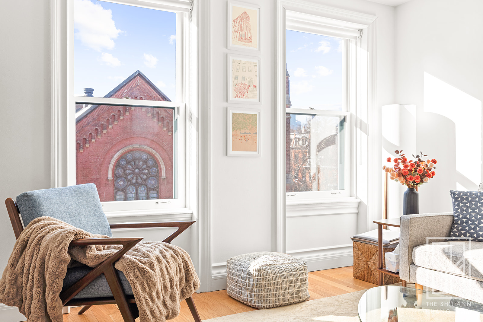 475 Washington Avenue, Unit 4I Brooklyn, NY 11238 - Photo 2 of 10 a living room with furniture and a window