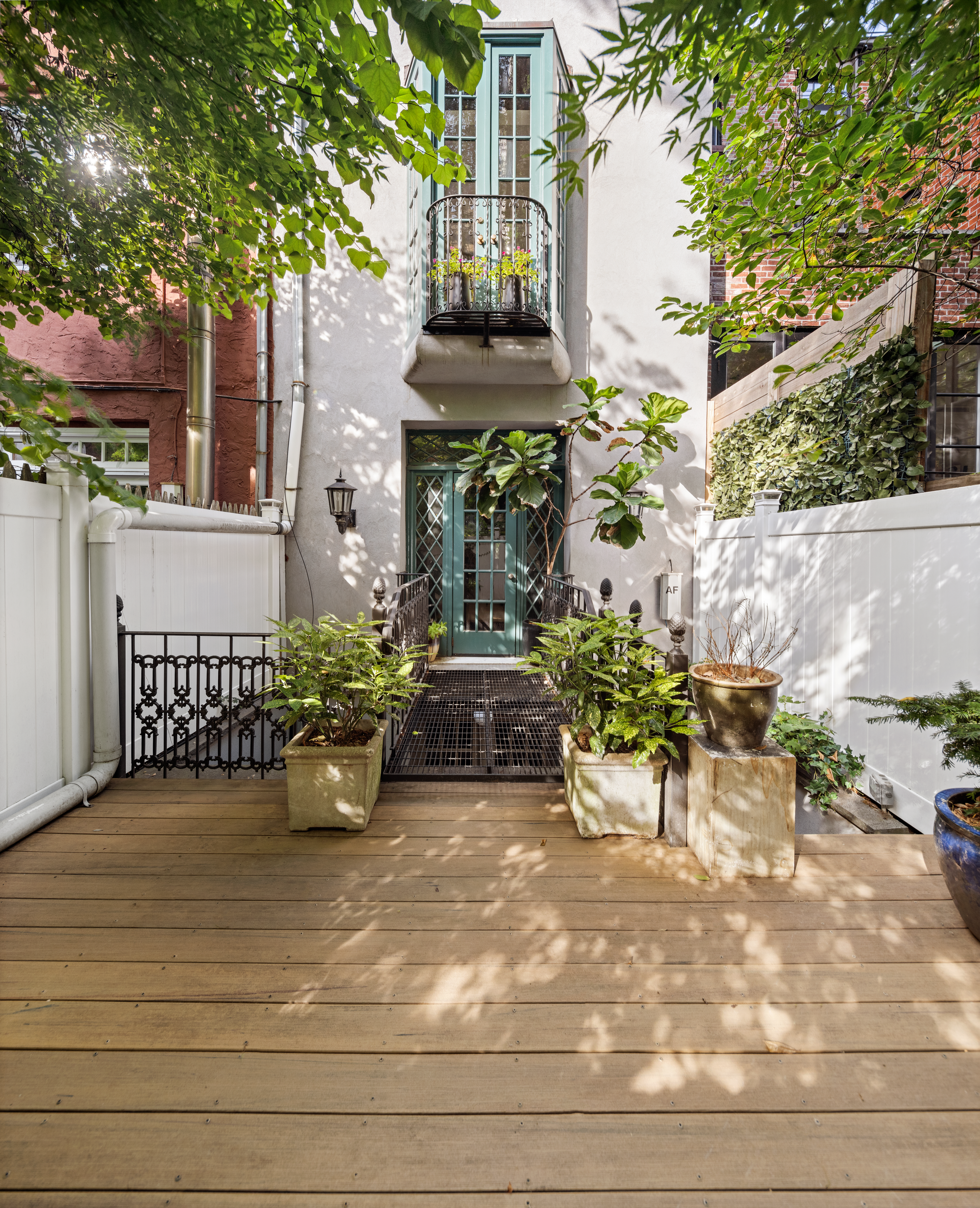 446 West 22nd Street, Unit GARDEN Manhattan, NY 10011 - Photo 7 of 9