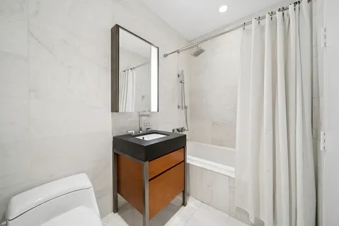 $949,000 | 75 Wall Street, Unit 30G | Financial District