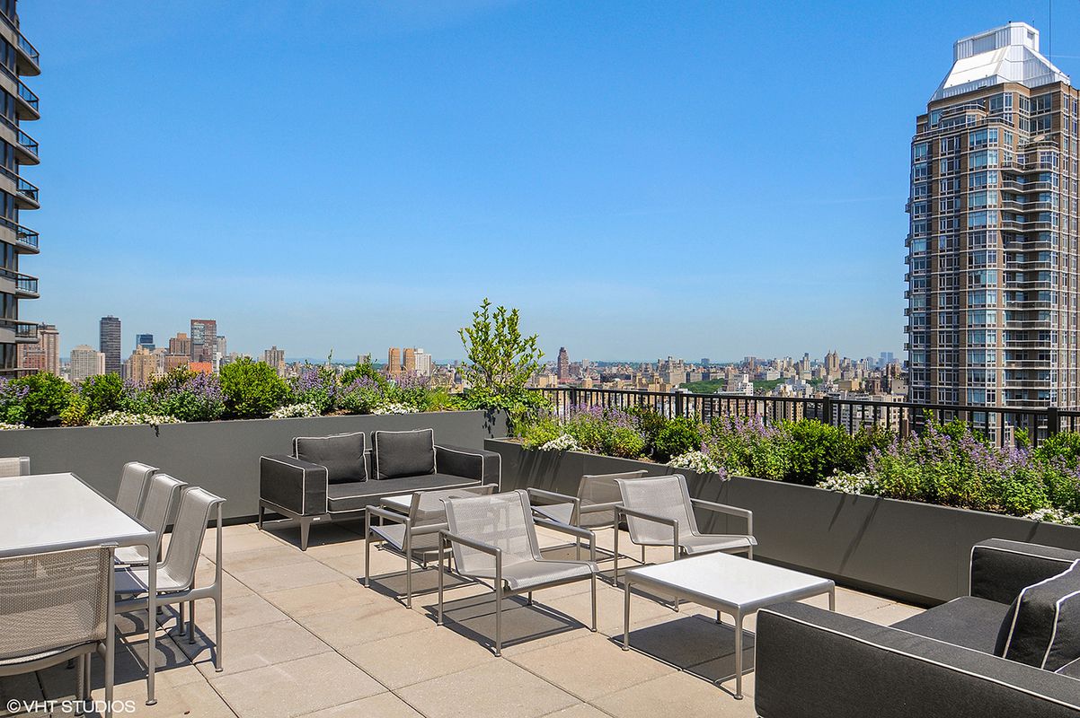 200 East 62nd Street, Unit 5A Manhattan, NY 10065 - Photo 23 of 25 a view of a terrace with furniture