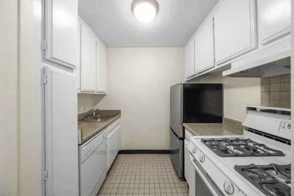 $625,000 | 1160 3rd Avenue, Unit 15H | Lenox Hill