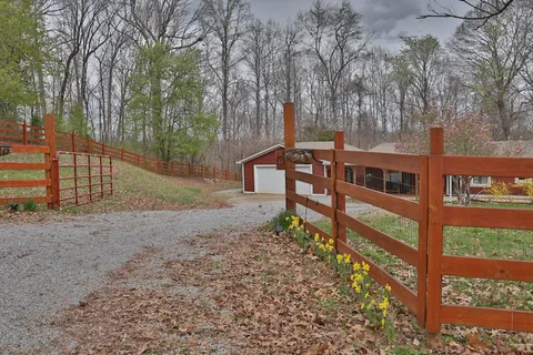 $470,000 | 1660 Leatherwood Road, White Bluff, TN 37187