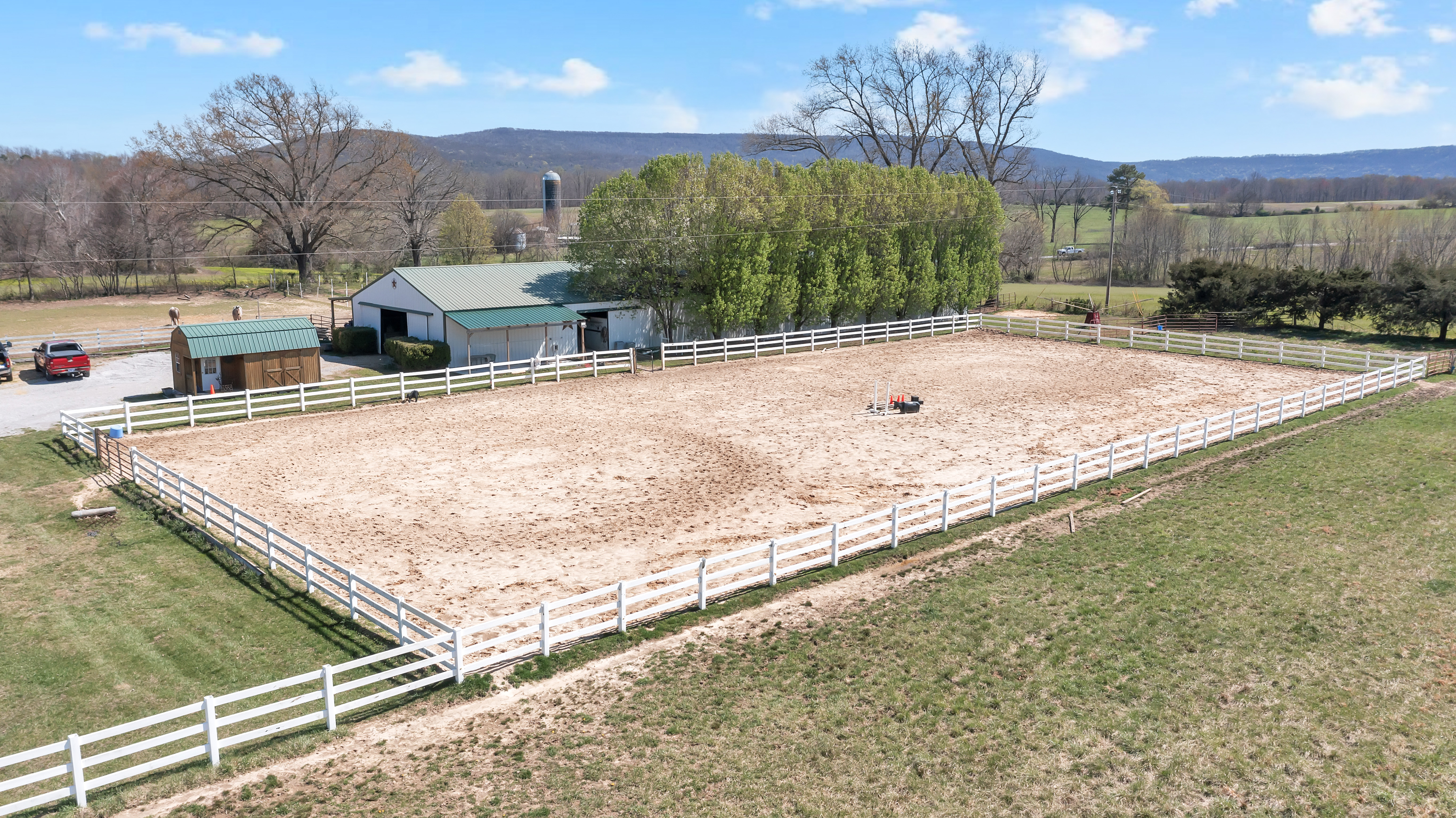 2073 Harpo Road Manchester, TN 37355 - Photo 17 of 45 a view of a backyard with a sitting area