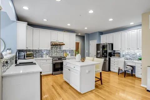 $1,100,000 | 18306 Aspen Dale Court, Boyds, MD 20841