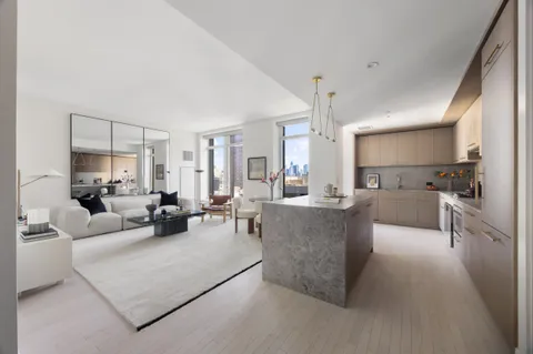 $2,900,000 | 91 Leonard Street, Unit 11G | TriBeCa