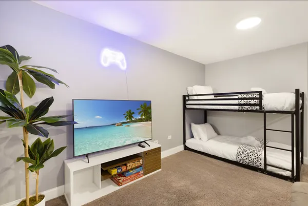 $5,000 | 1727 North Clybourn Avenue, Unit 1, Chicago, IL 60614