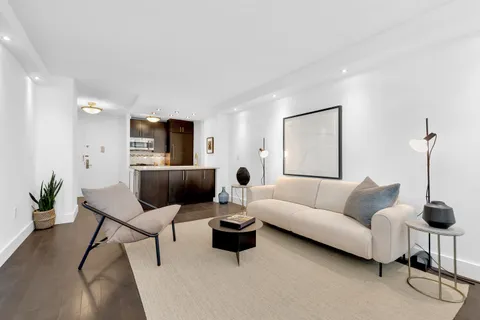 $1,349,000 | 280 Park Avenue South, Unit 8K | Flatiron