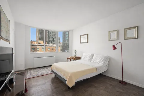 $1,650,000 | 515 East 79th Street, Unit 15A | Upper East Side