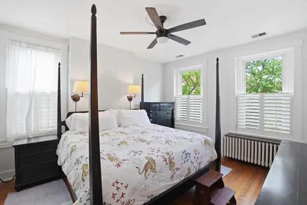 $1,100,000 | 721 10th Street Northeast, Washington, DC 20002