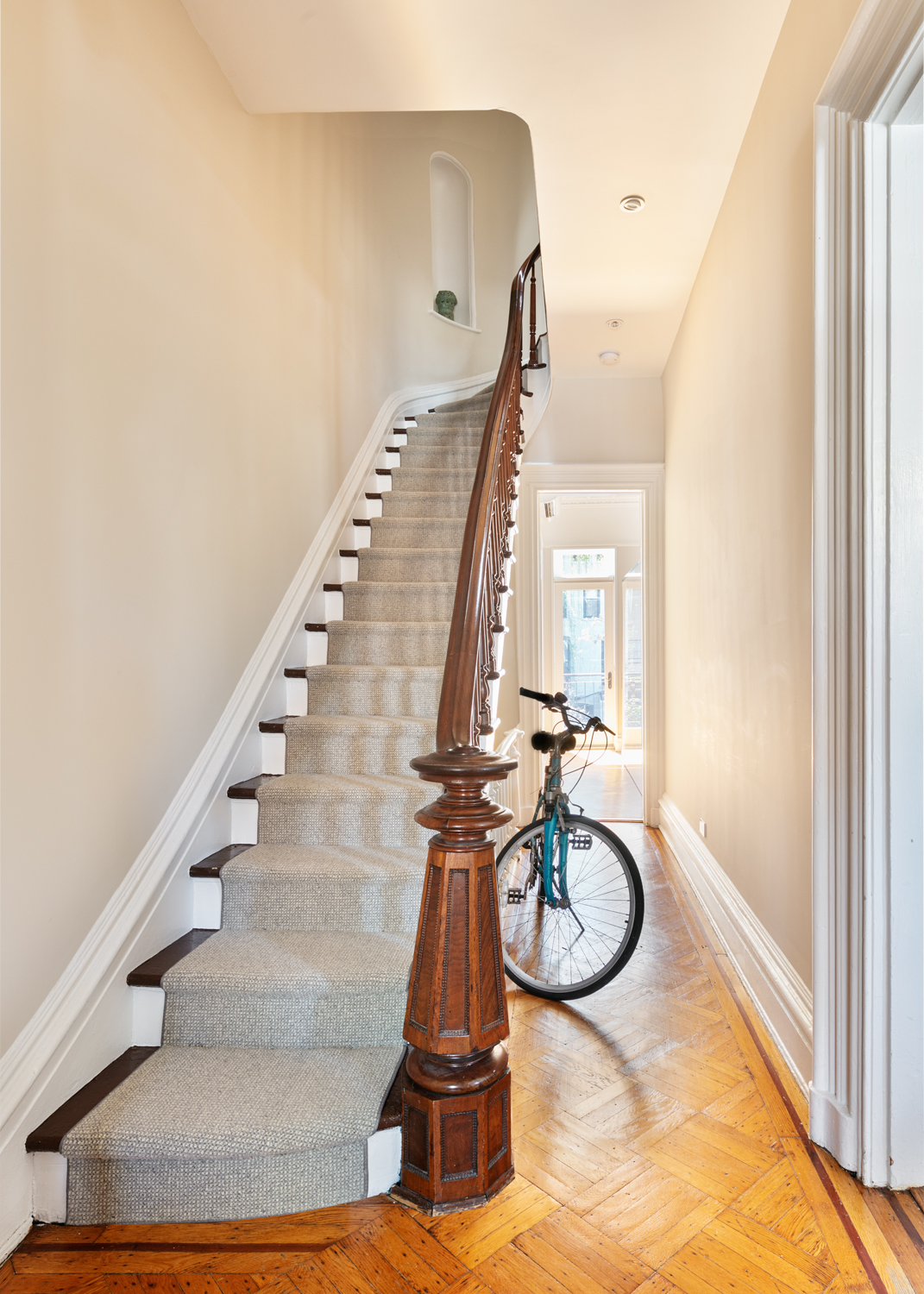 380 3rd Street, Unit PARLOR Brooklyn, NY 11215 - Photo 7 of 19 a room with lots of equipment and a rug