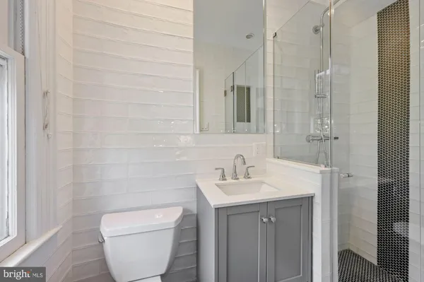 $5,495 | 3808 Veazey Street Northwest, Washington, DC 20016