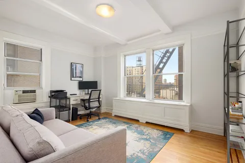 $1,630,000 | 515 West End Avenue, Unit 8A | Upper West Side