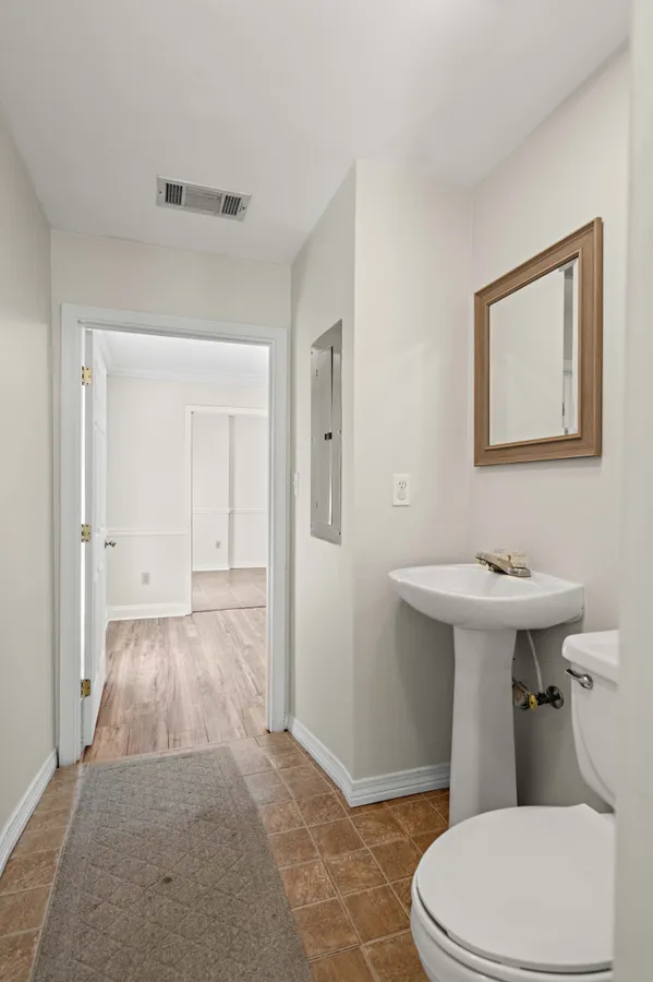 $1,100 | 2240 11th Street, Unit A, Mandeville, LA 70471