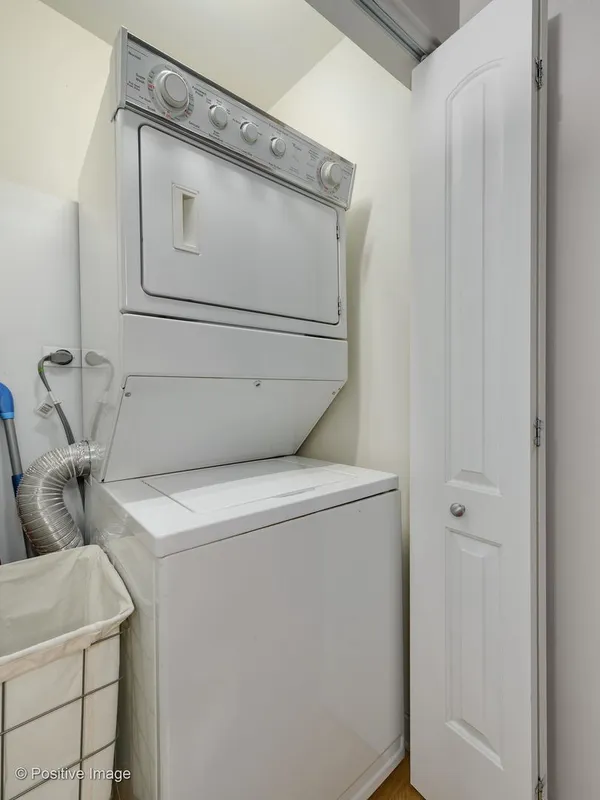 $369,000 | 1344 West Madison Street, Unit 201, Chicago, IL 60607