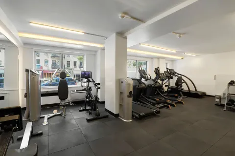$385,000 | 300 East 71st Street, Unit 15D | Lenox Hill