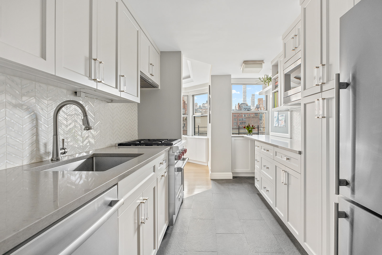 155 East 76th Street, Unit 10D Manhattan, NY 10021 - Photo 5 of 15