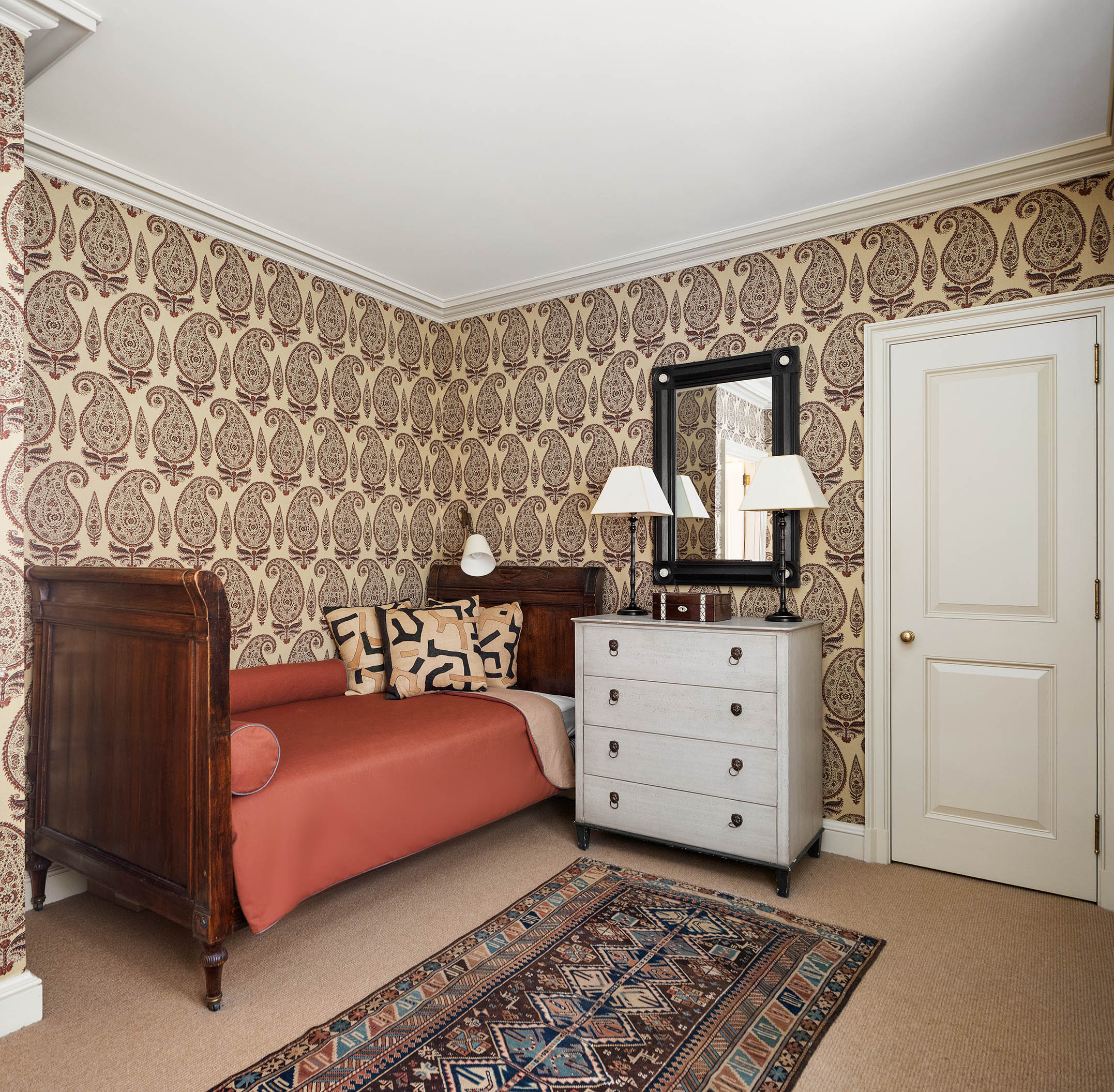 1030 5th Avenue, Unit 3W Manhattan, NY 10028 - Photo 18 of 22 a bedroom with a bed and a dresser