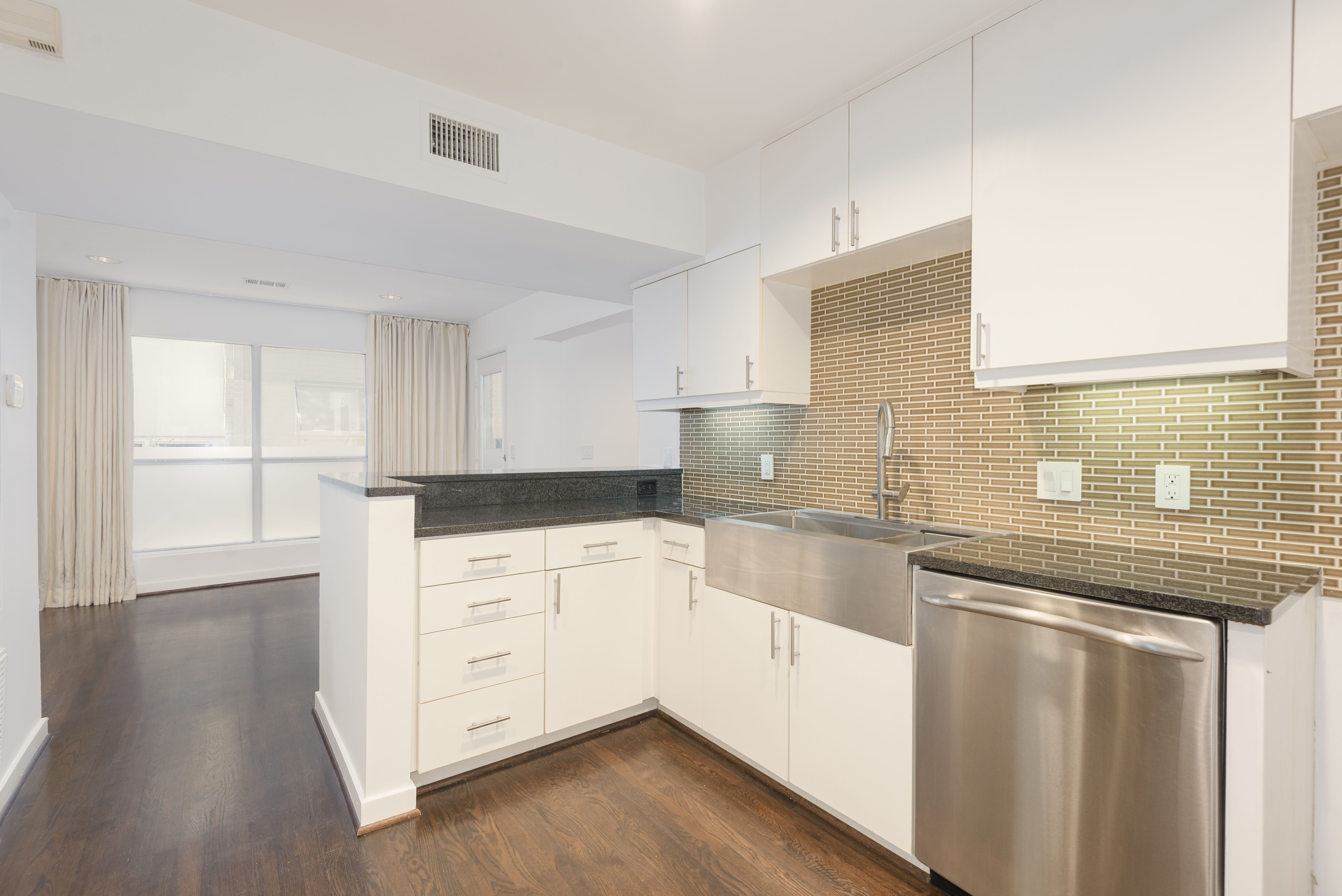 4122 Travis Street, Unit 10 Dallas, TX 75204 - Photo 14 of 35