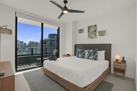 $610,000 | 159 Northeast 6th Street, Unit 3214, Miami, FL 33132