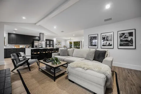 $849,000 | 10262 Vinemont Street, Dallas, TX 75218