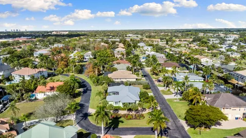 $995,000 | 27190 Driftwood Drive, Bonita Springs, FL 34135