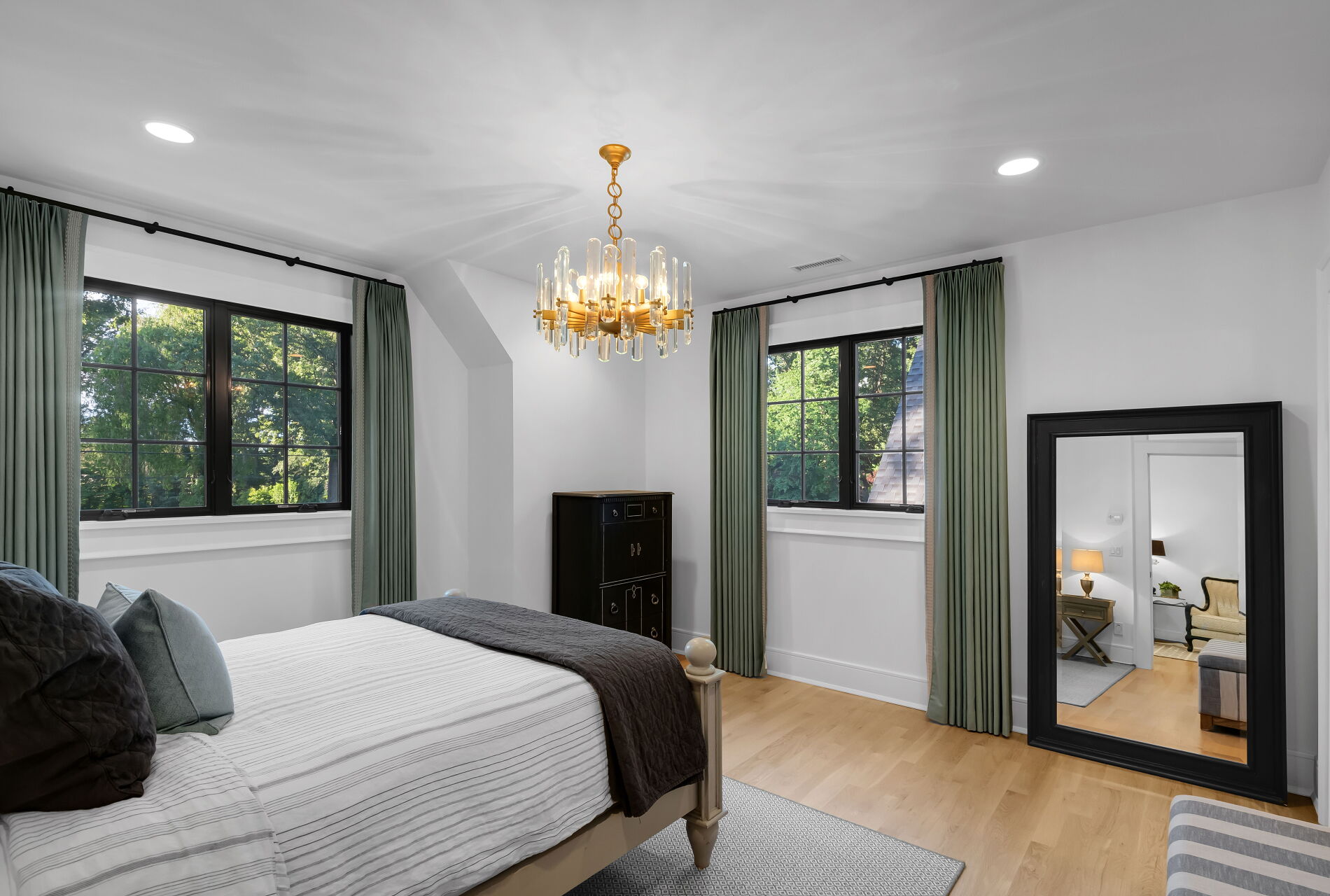 838 Seneca Road Franklin Lakes, NJ 07417 - Photo 42 of 92 a bedroom with a large bed and a large window