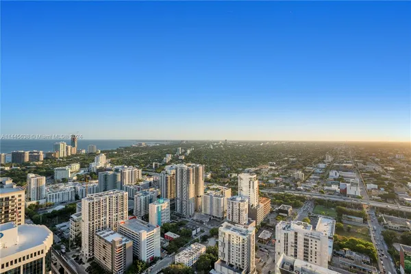 $5,799,900 | 88 Southwest 7th Street, Unit PH4303, Miami, FL 33130
