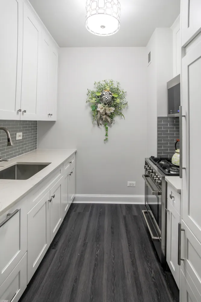 $849,000 | 44 West 62nd Street, Unit 2F | Upper West Side