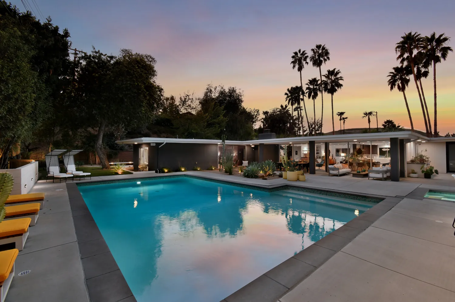 $3,025,000 | 20150 Delita Drive, Woodland Hills, CA 91364