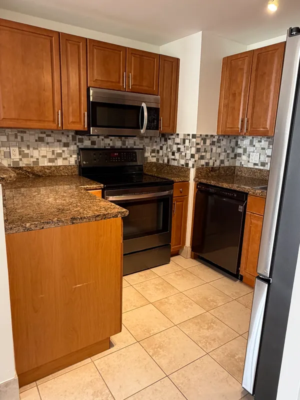 $550,000 | 357 Almeria Avenue, Unit 1006, Coral Gables, FL 33134