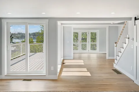 $795,000 | 286 Riverside Drive, Tiverton, RI 02878