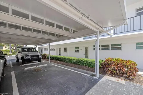 $575,000 | 614 Broad Avenue South, Naples, FL 34102