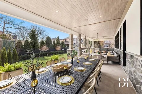 $3,395,000 | 52 Nicolosi Loop | Huguenot