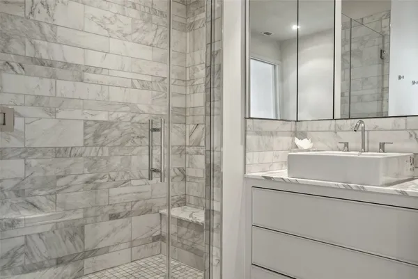 a view of a walk in closet