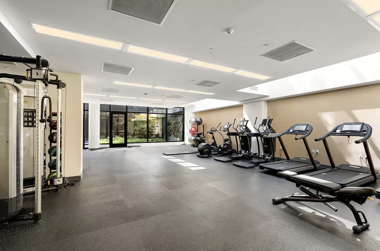 21-30 44th Drive, Unit 3M Queens, NY 11101 - Photo 9 of 12