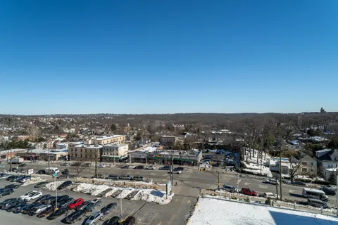 $210,000 | 5650 Netherland Avenue, Unit 6C | North Riverdale