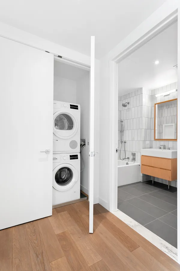 $5,350 | 21-30 44th Drive, Unit 2D | Long Island City