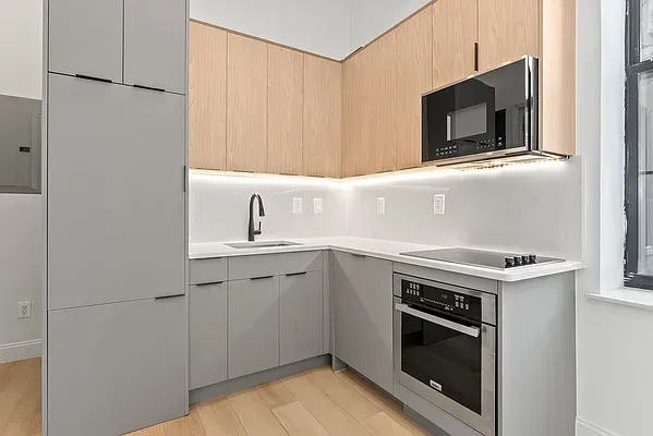 $4,295 | 423 Court Street, Unit 1 | Carroll Gardens