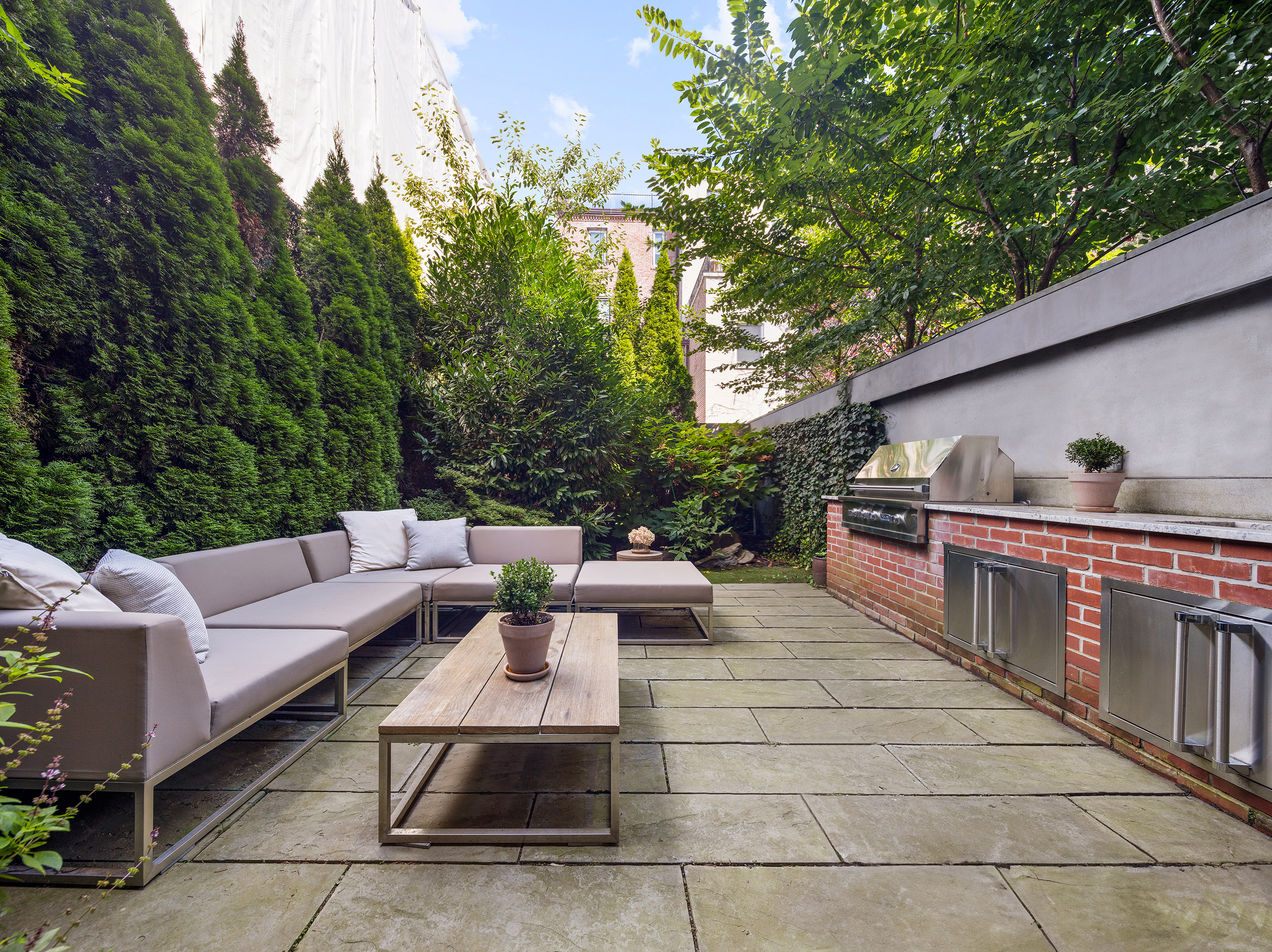 137 West 77th Street Manhattan, NY 10024 - Photo 4 of 27