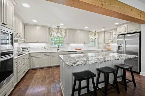 $1,150,000 | 16366 South Fulwar Skipwith Road, Baton Rouge, LA 70810