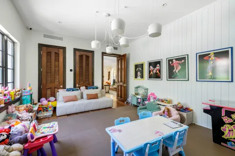 $8,200,000 | 6864 Southwest 68th Street, South Miami, FL 33143