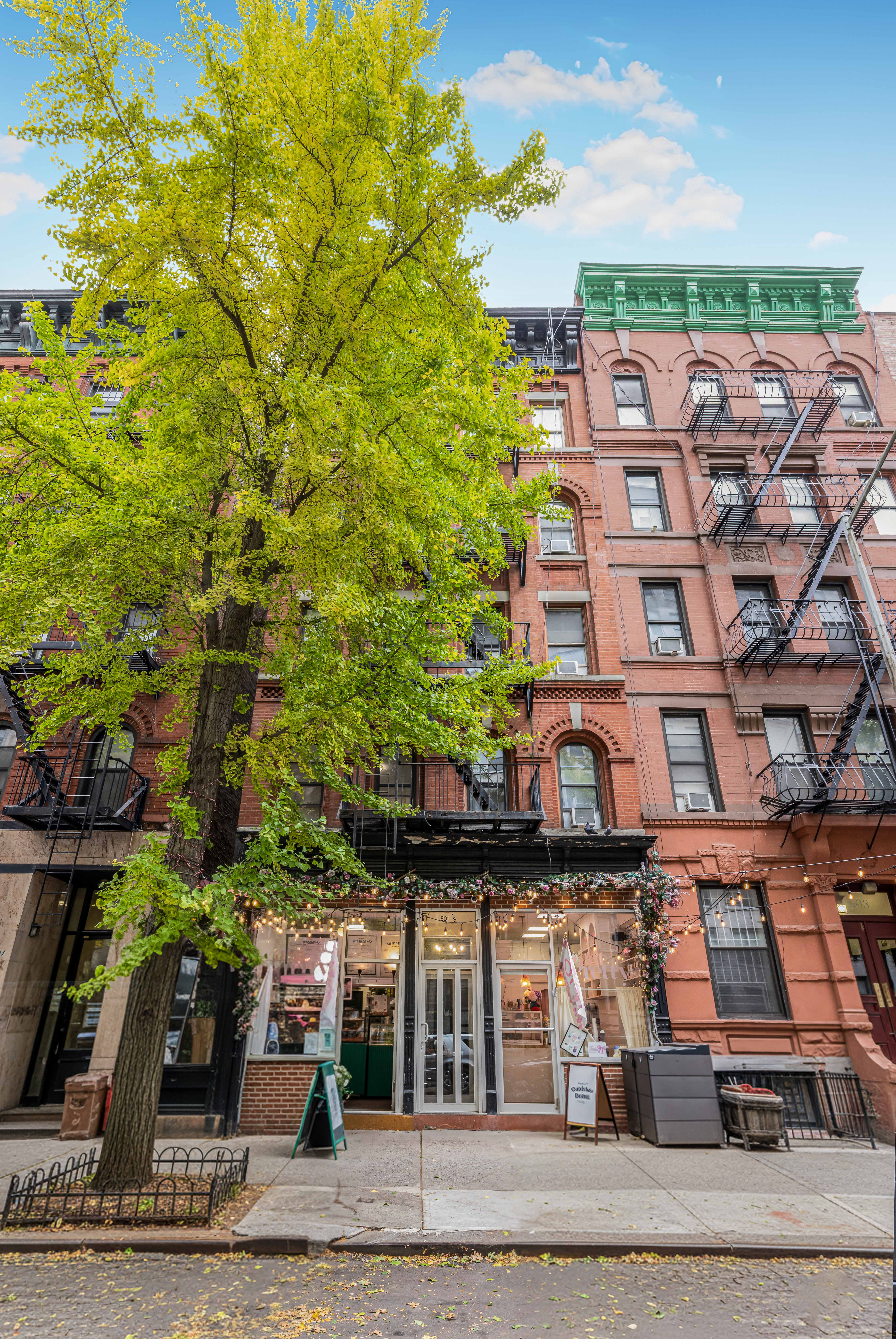 501 1/2 East 83rd Street, Unit 5E Manhattan, NY 10028 - Photo 7 of 7 a picture of a building