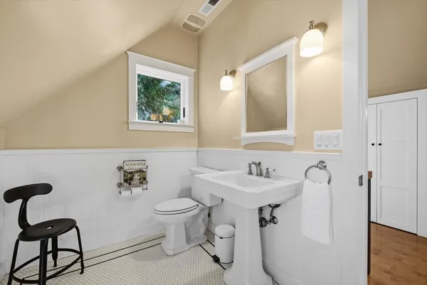 $3,050,000 | 4011 East 3rd Avenue, Napa, CA 94558